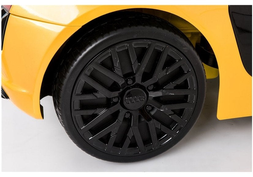 Licencirani auto na akumulator Audi R8 Spyder - žuti/lakirani