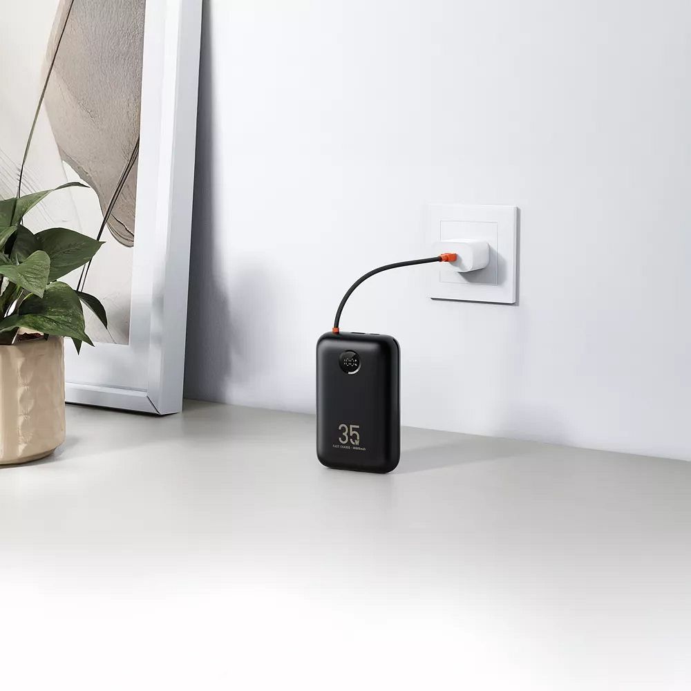 Powerbank Veger K3 PD QC3.0 35W 30000 mAh s ugrađenim Type-C / Lightning kabelima crne boje