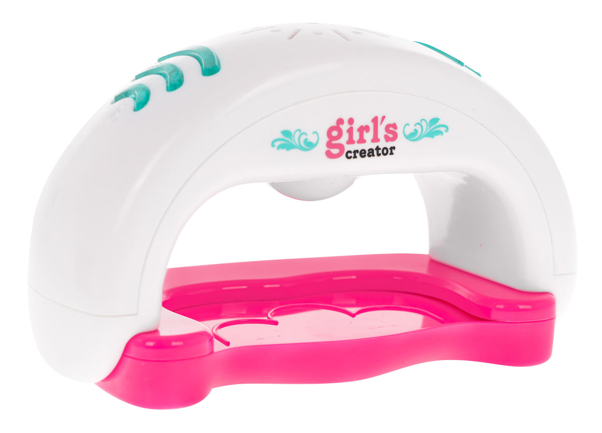 Nail art kit with accessories