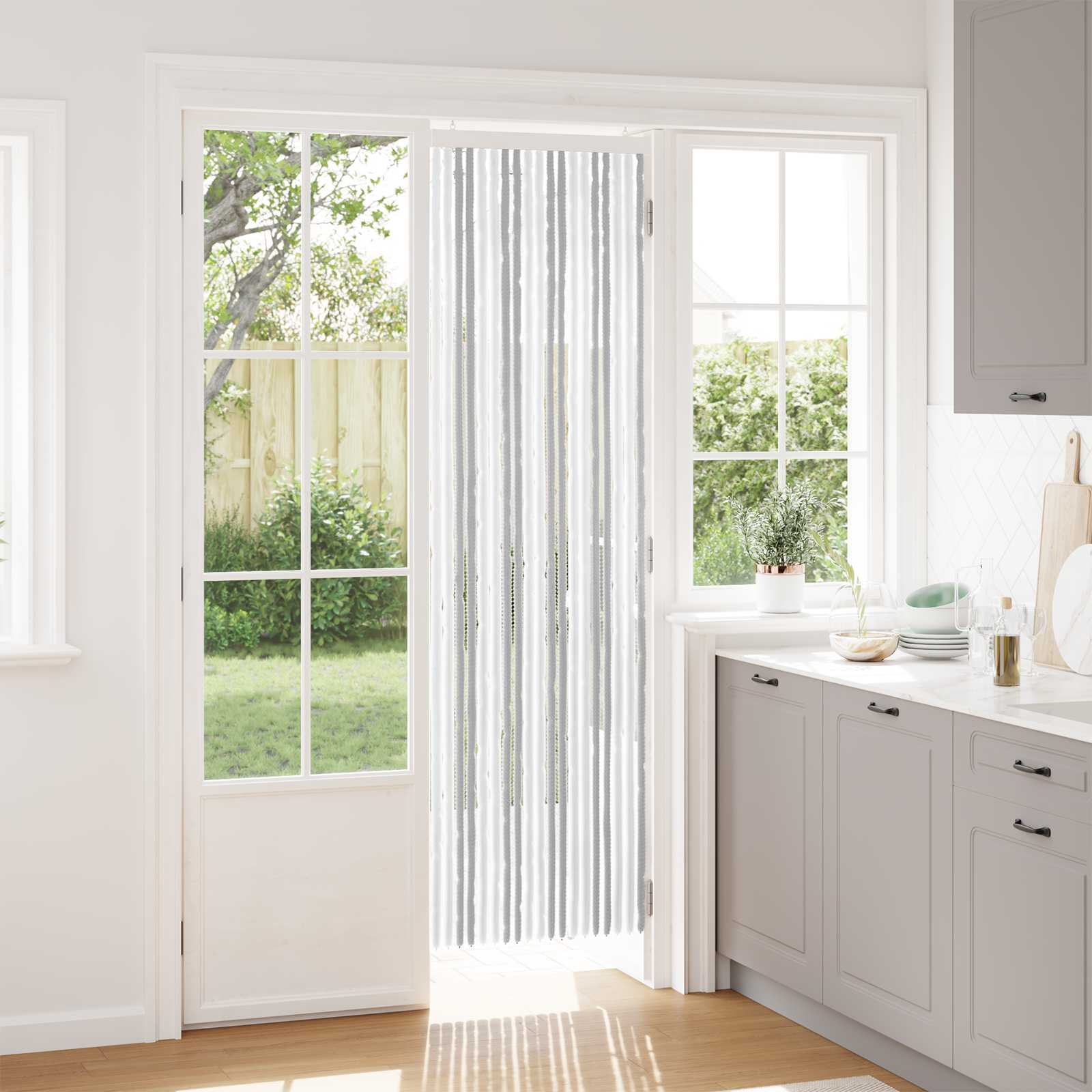 Zavjesa protiv insekata Chenille Svijetlo siva i bijela.