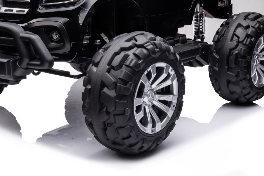 Licencirani auto na akumulator Mercedes DK-MT950 4x4 - crni
