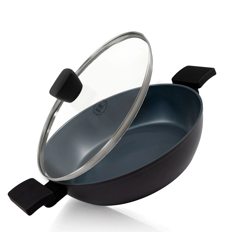 BE Living Niska posuda za kuhanje s poklopcem Delight Black 28 cm