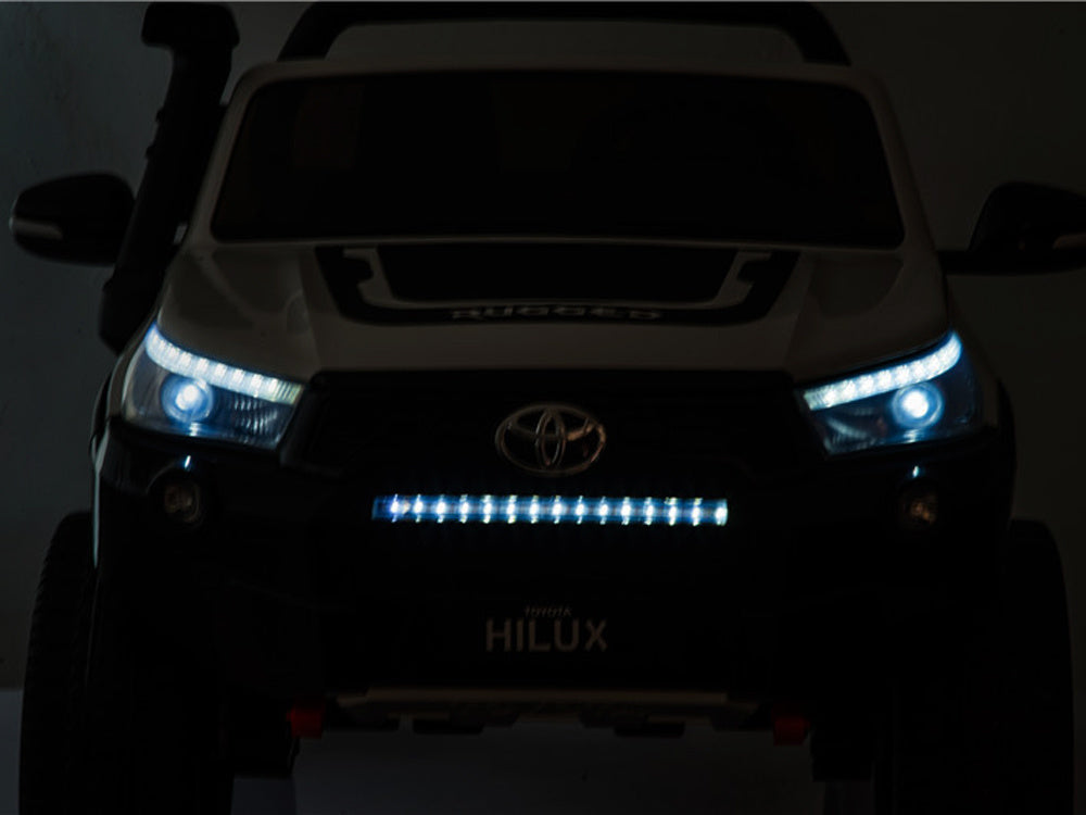 Toyota Hilux AKU dvosjed 4×4 crni